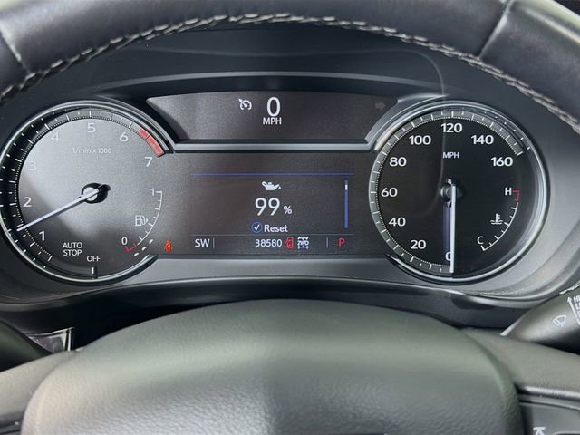 Used 2023 Cadillac XT4 Luxury w/ Cold Weather Package AWD/4WD image 13