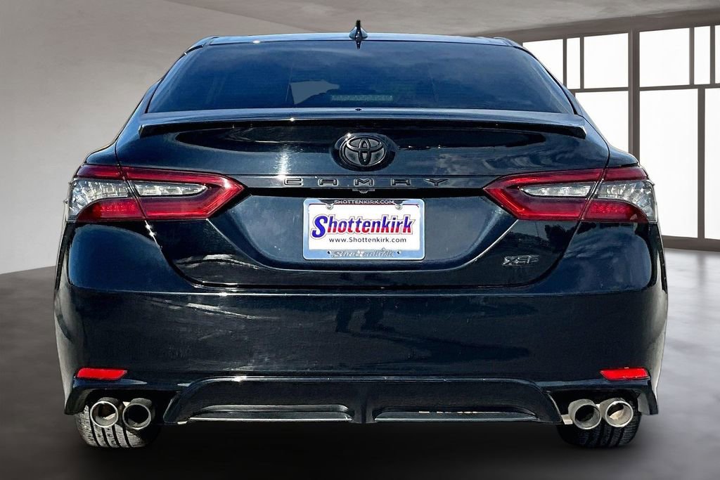 Used 2022 Toyota Camry XSE FWD image 5