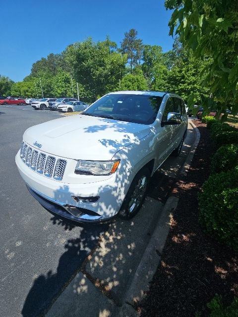 Used 2016 Jeep Grand Cherokee Summit AWD/4WD image 4
