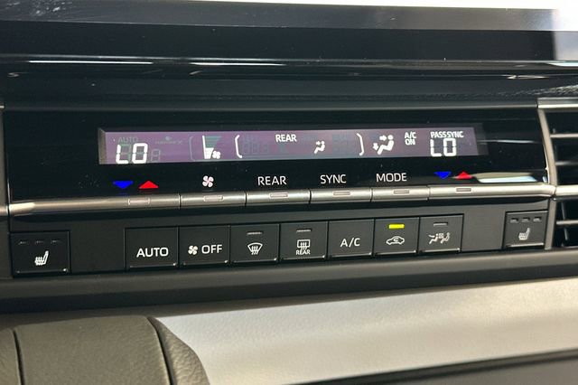 Used 2026 Toyota Sienna XSE AWD/4WD image 24