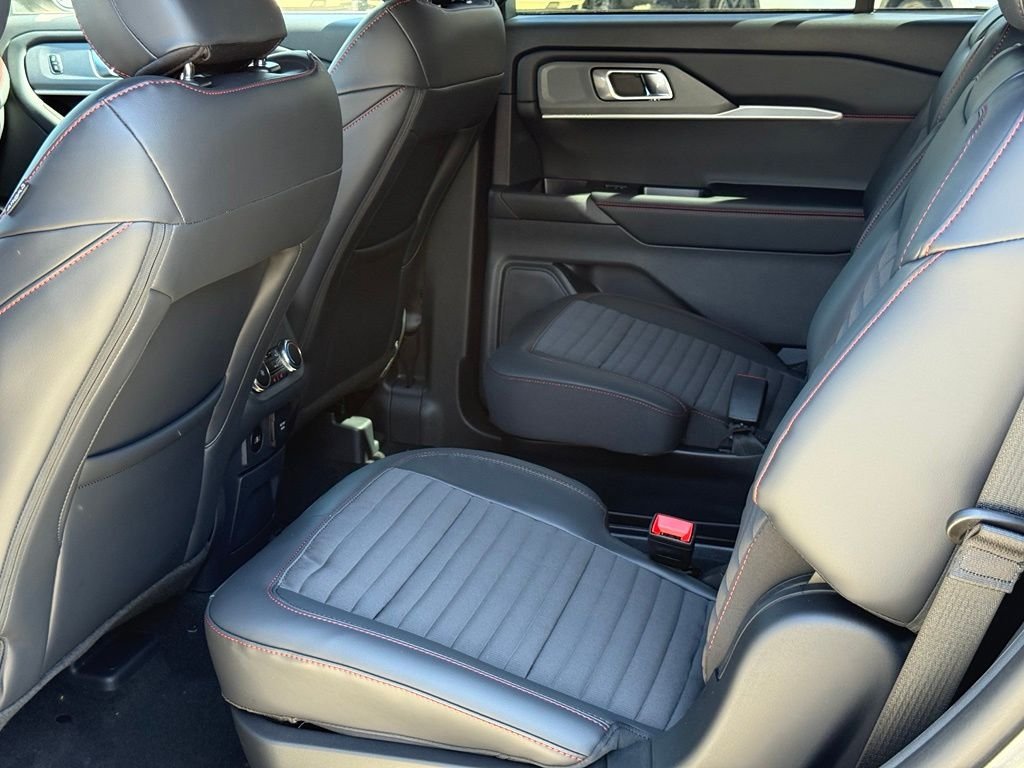New 2026 Ford Explorer ST-Line w/ ST-Line Street Pack RWD image 7