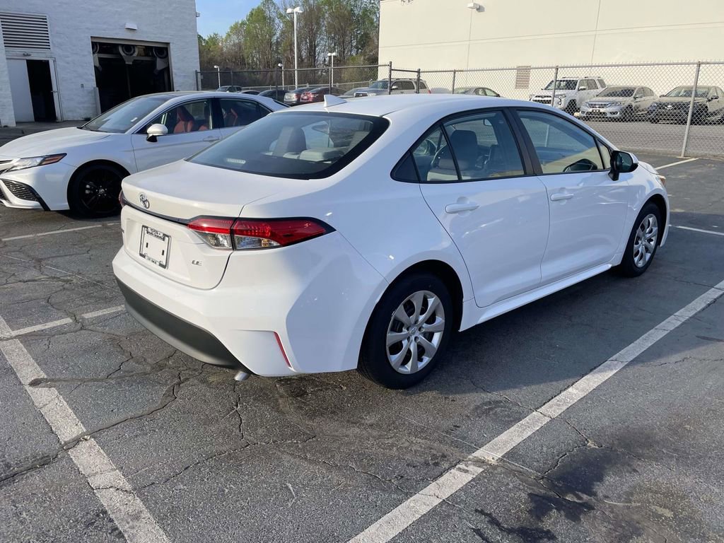 Used 2024 Toyota Corolla LE image 9