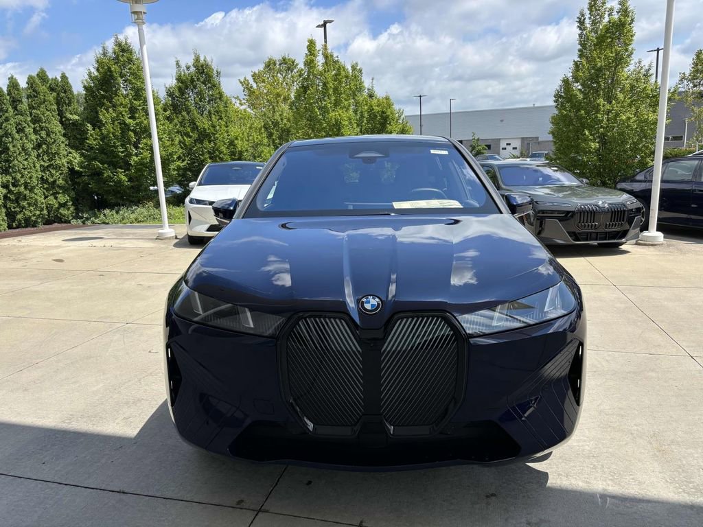 New 2026 BMW iX xDrive45 w/ Premium Package image 2