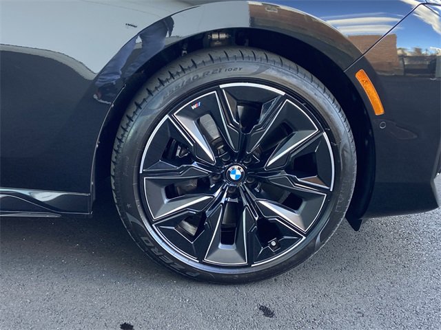 Certified 2025 BMW 740i xDrive w/ Executive Package image 13