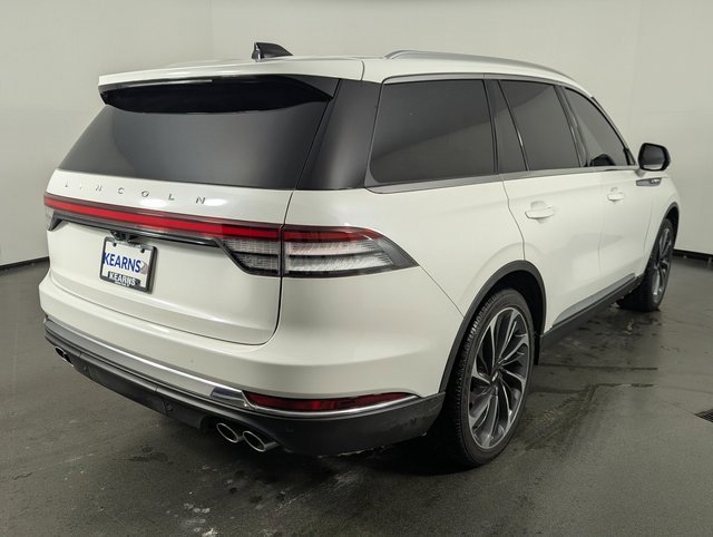 Used 2025 Lincoln Aviator Reserve w/ Equipment Group 201A image 7