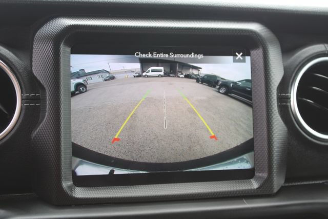 Used 2022 Jeep Wrangler Unlimited Sahara AWD/4WD image 23