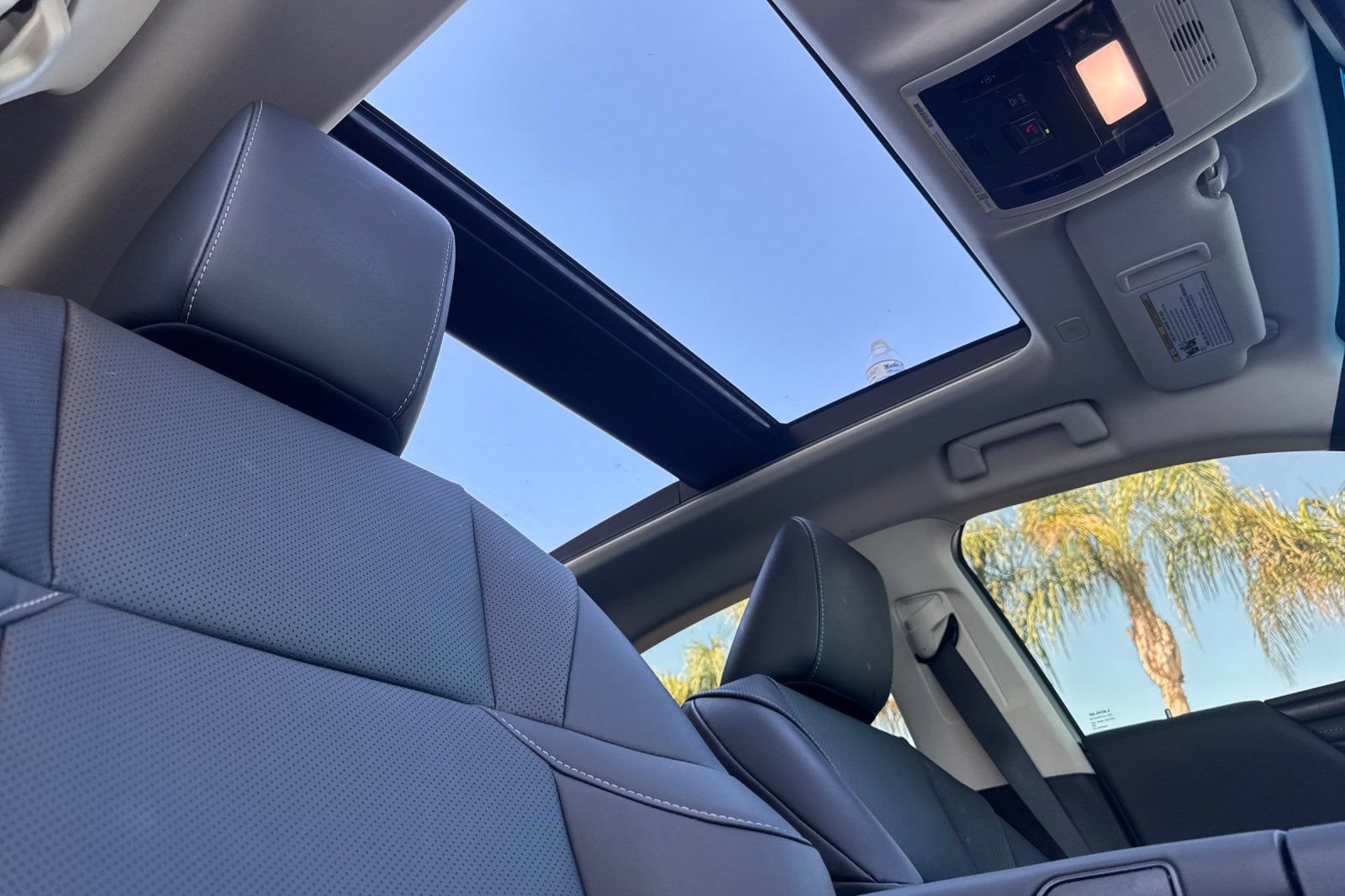Used 2025 Lexus ES 350 w/ Premium Package FWD image 17