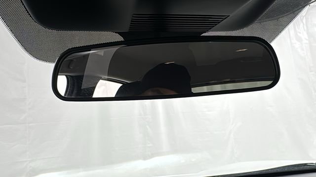 Certified 2025 Nissan Kicks SR image 32