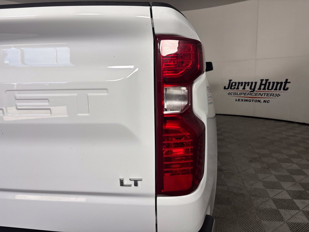 Used 2024 Chevrolet Silverado 1500 LT AWD/4WD image 33