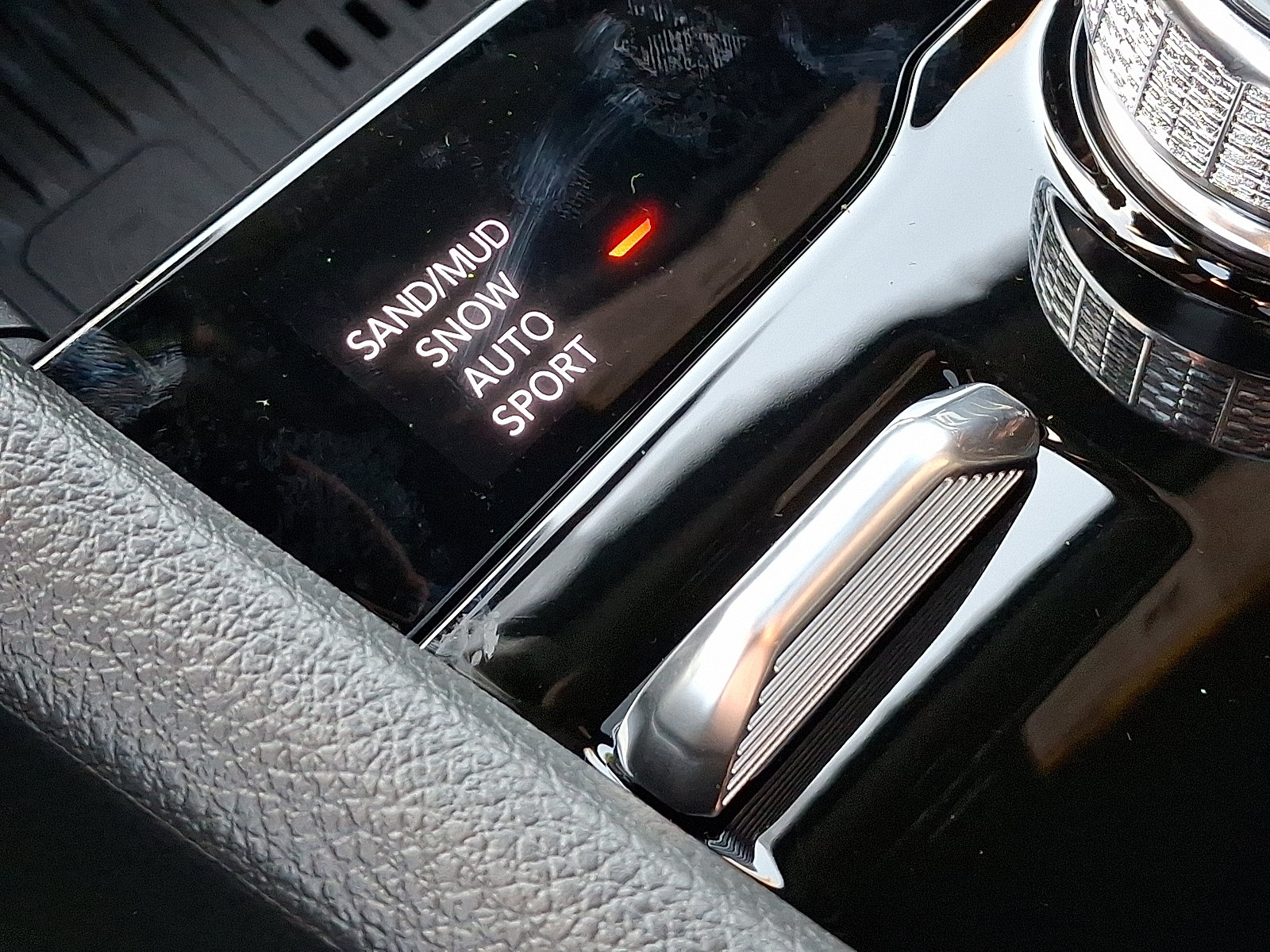 New 2027 Jeep Grand Cherokee Limited AWD/4WD image 15