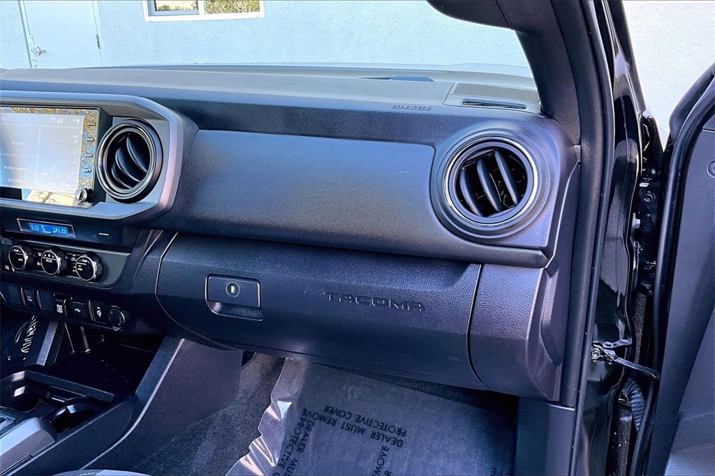 Certified 2023 Toyota Tacoma TRD Off-Road image 27