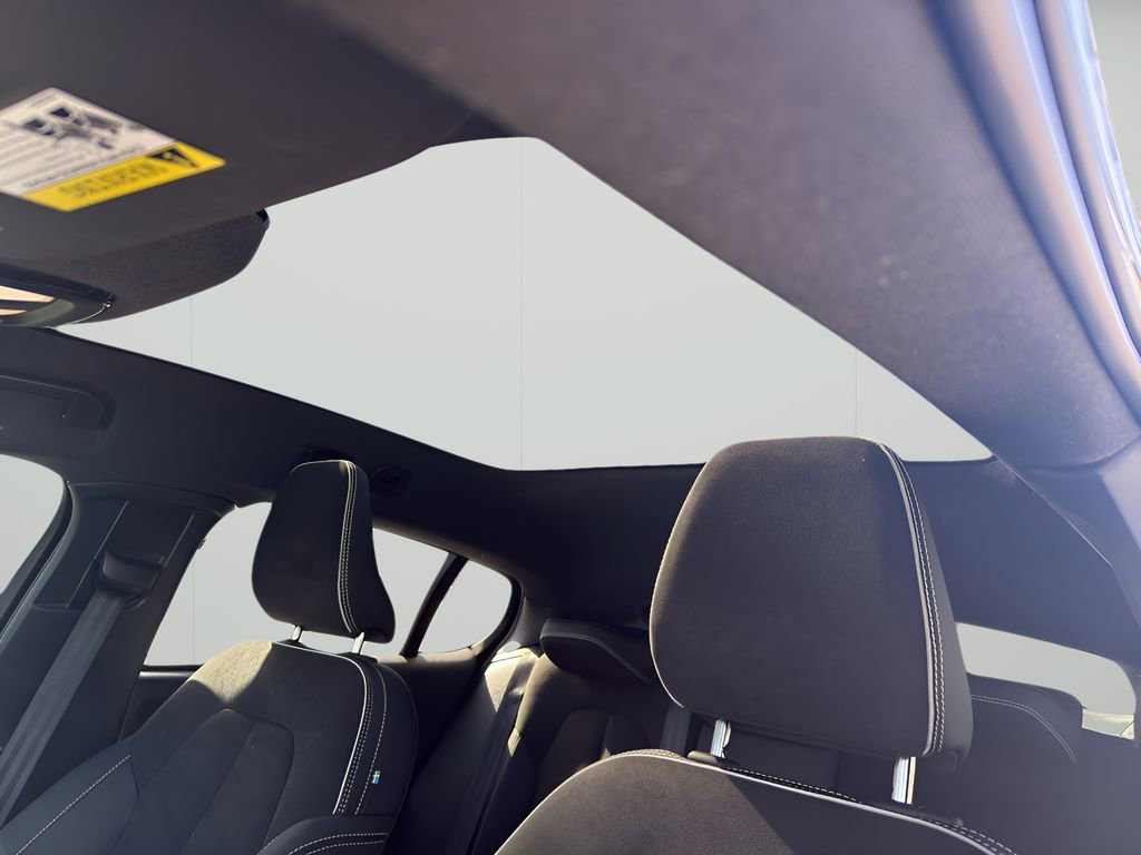 Used 2023 Volvo C40 P8 Recharge Ultimate image 12
