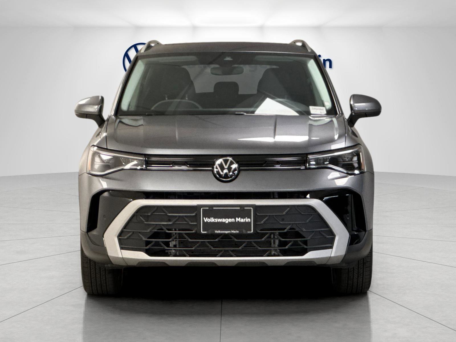 Used 2025 Volkswagen Taos SE w/ Panoramic Sunroof Package AWD/4WD image 8