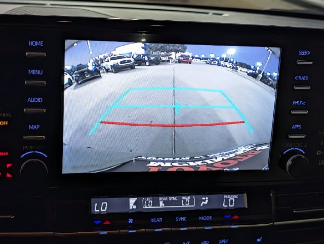 Used 2023 Toyota Sienna XSE w/ XSE Plus Package AWD/4WD image 17