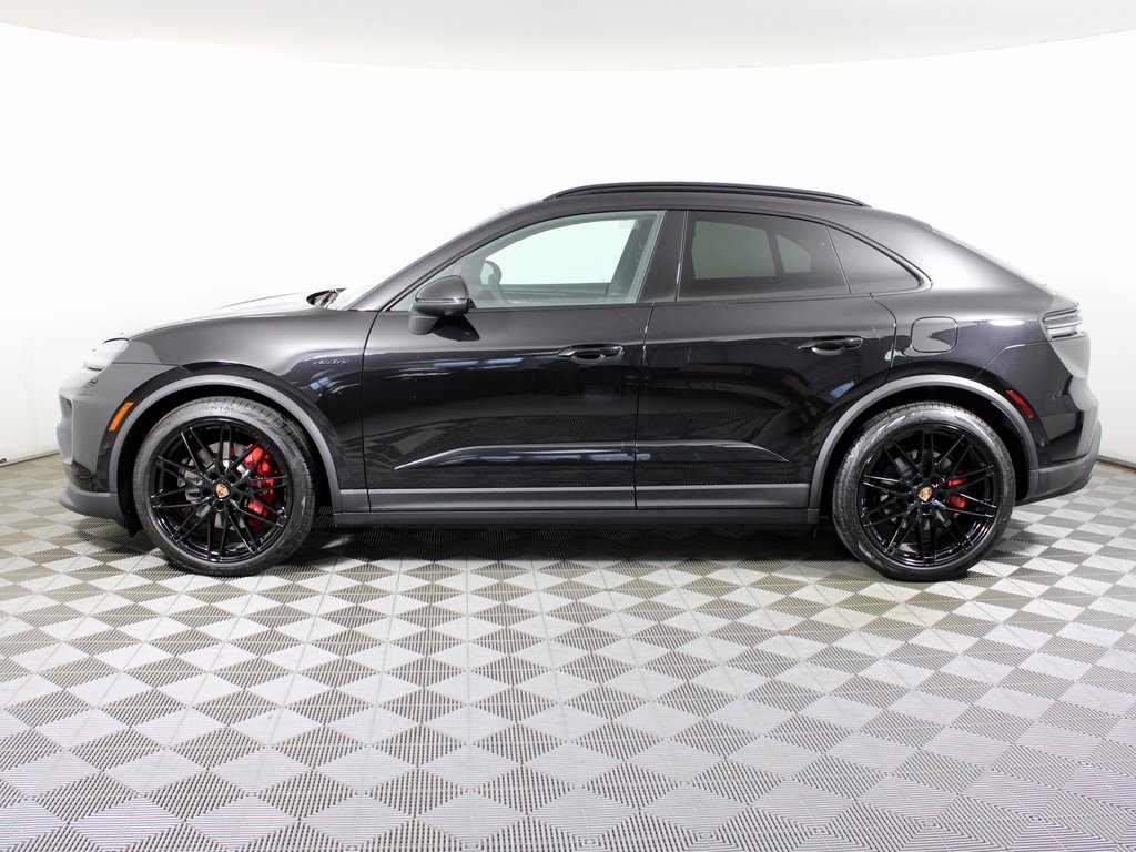 Certified 2025 Porsche Macan 4S Electric image 2