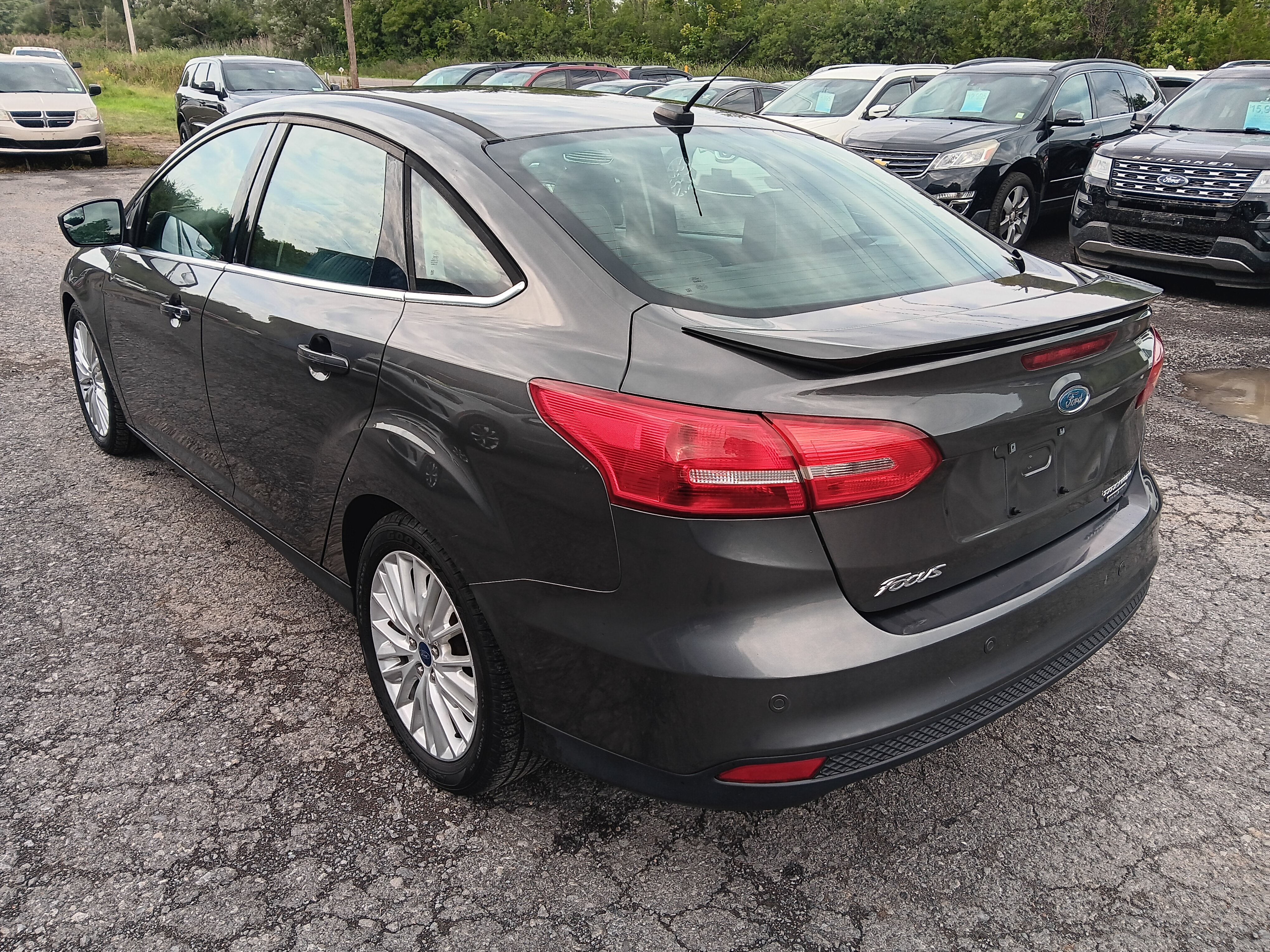 Used 2015 Ford Focus Titanium w/ Titanium Cold Weather Package FWD image 3