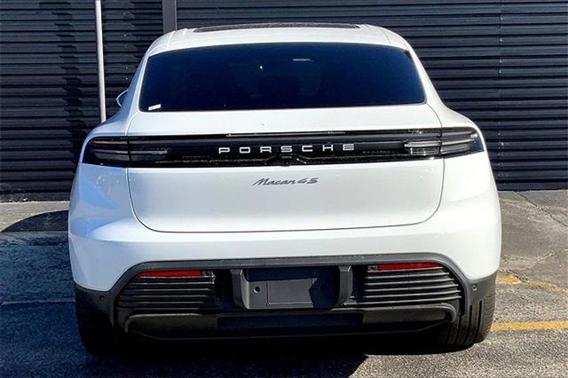 Certified 2025 Porsche Macan 4S Electric image 9