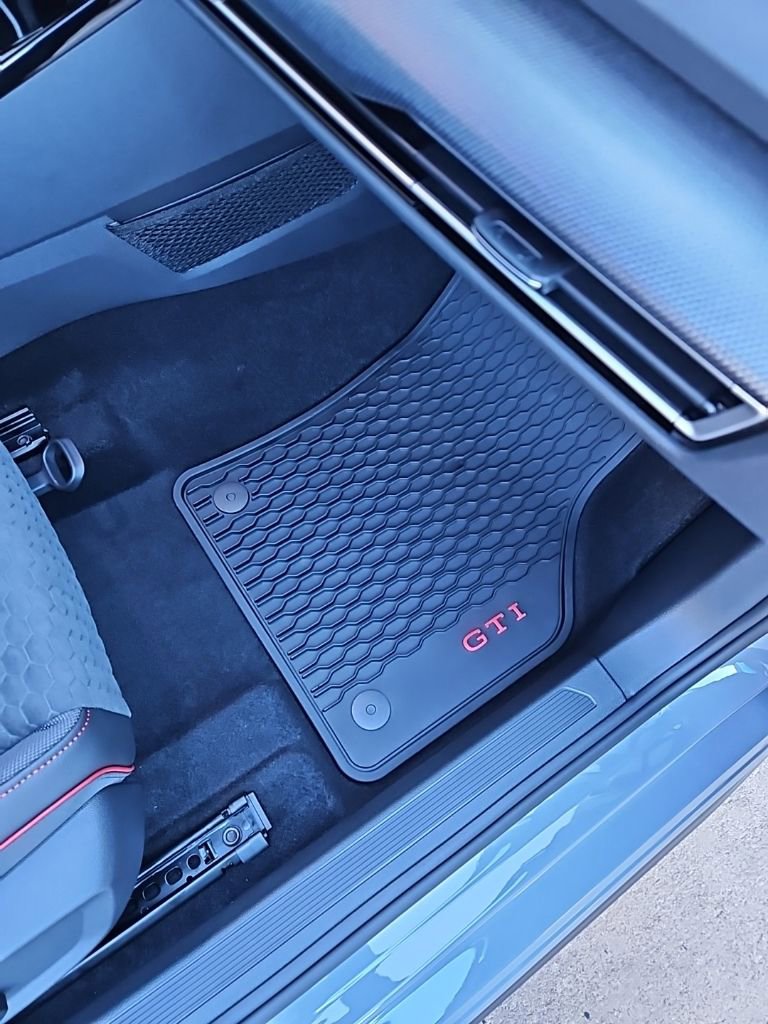 New 2026 Volkswagen GTI SE FWD image 14