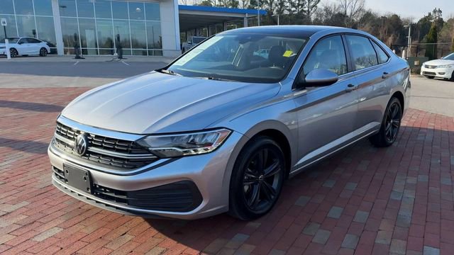 Used 2022 Volkswagen Jetta SE image 7