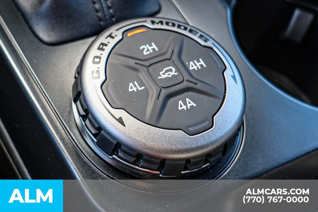 Used 2025 Ford Bronco Badlands image 42