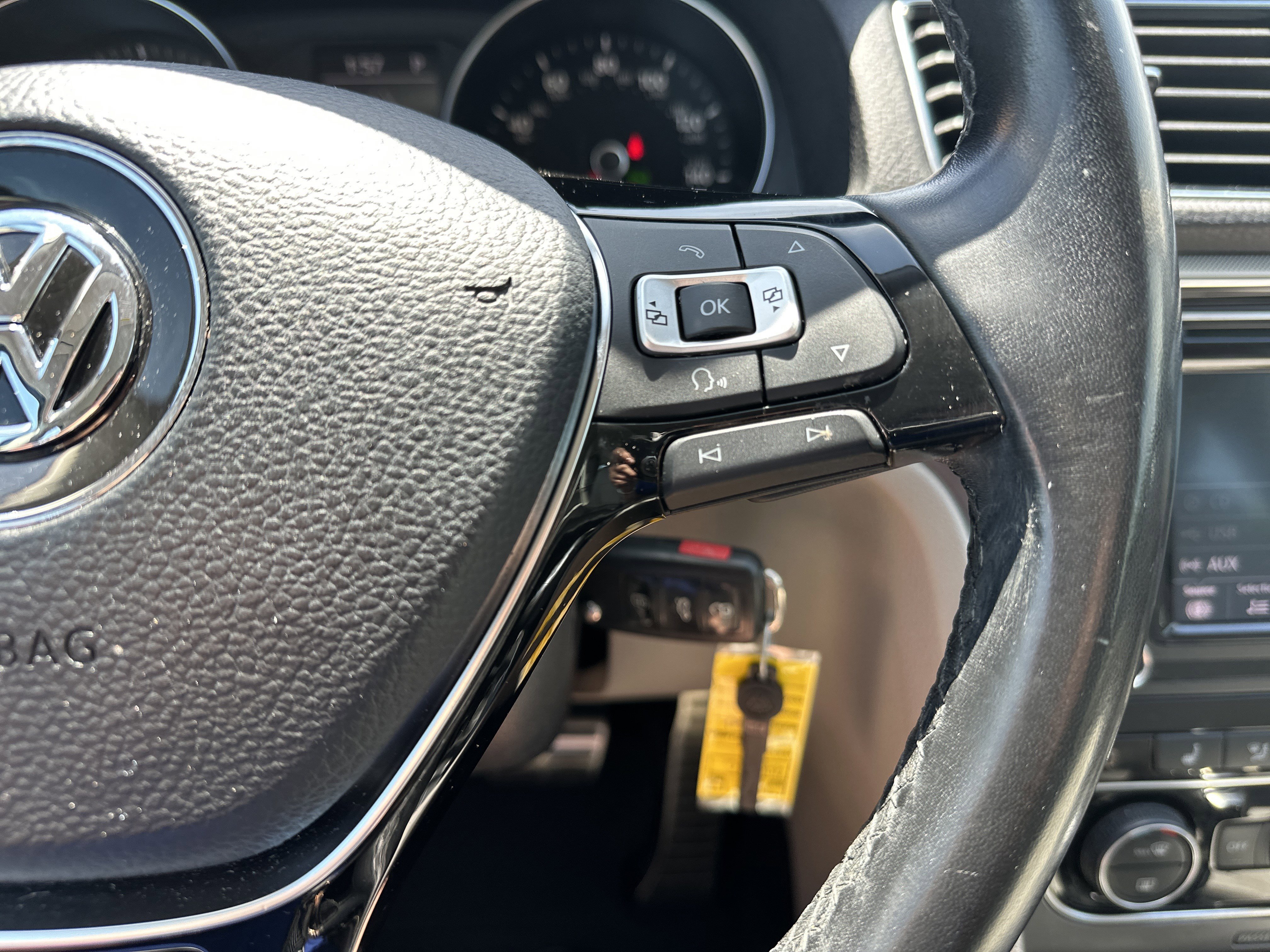 Used 2018 Volkswagen Passat 2.0T R-Line FWD image 19