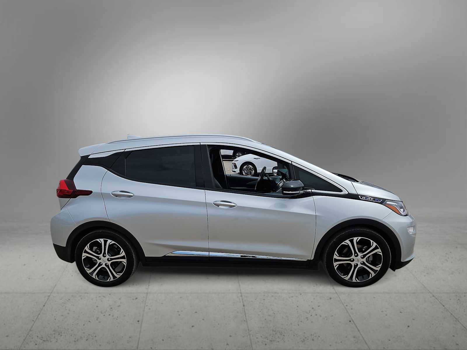 Used 2020 Chevrolet Bolt Premier w/ Infotainment Package image 9