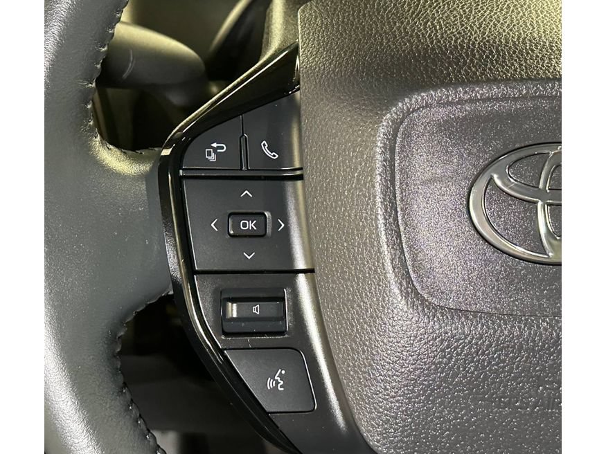 Used 2023 Toyota bZ4X FWD image 25