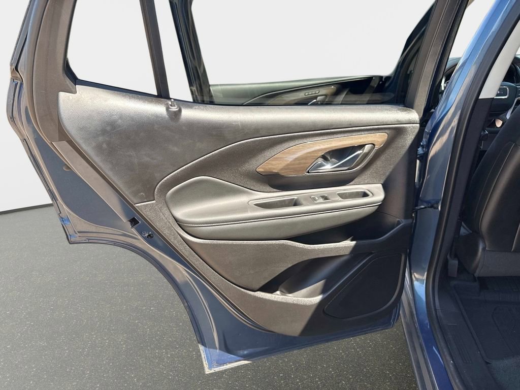 Used 2024 GMC Terrain Denali w/ Denali Premium Package image 11