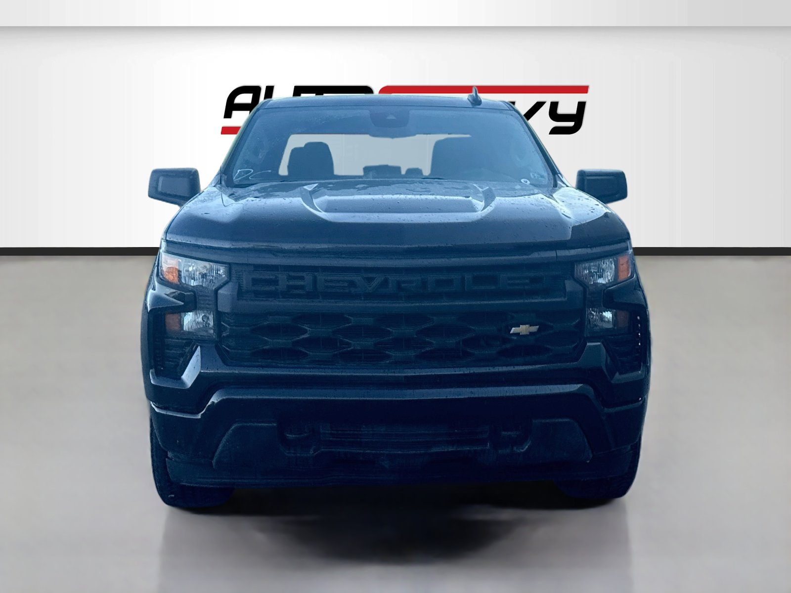 Used 2022 Chevrolet Silverado 1500 Custom AWD/4WD image 2