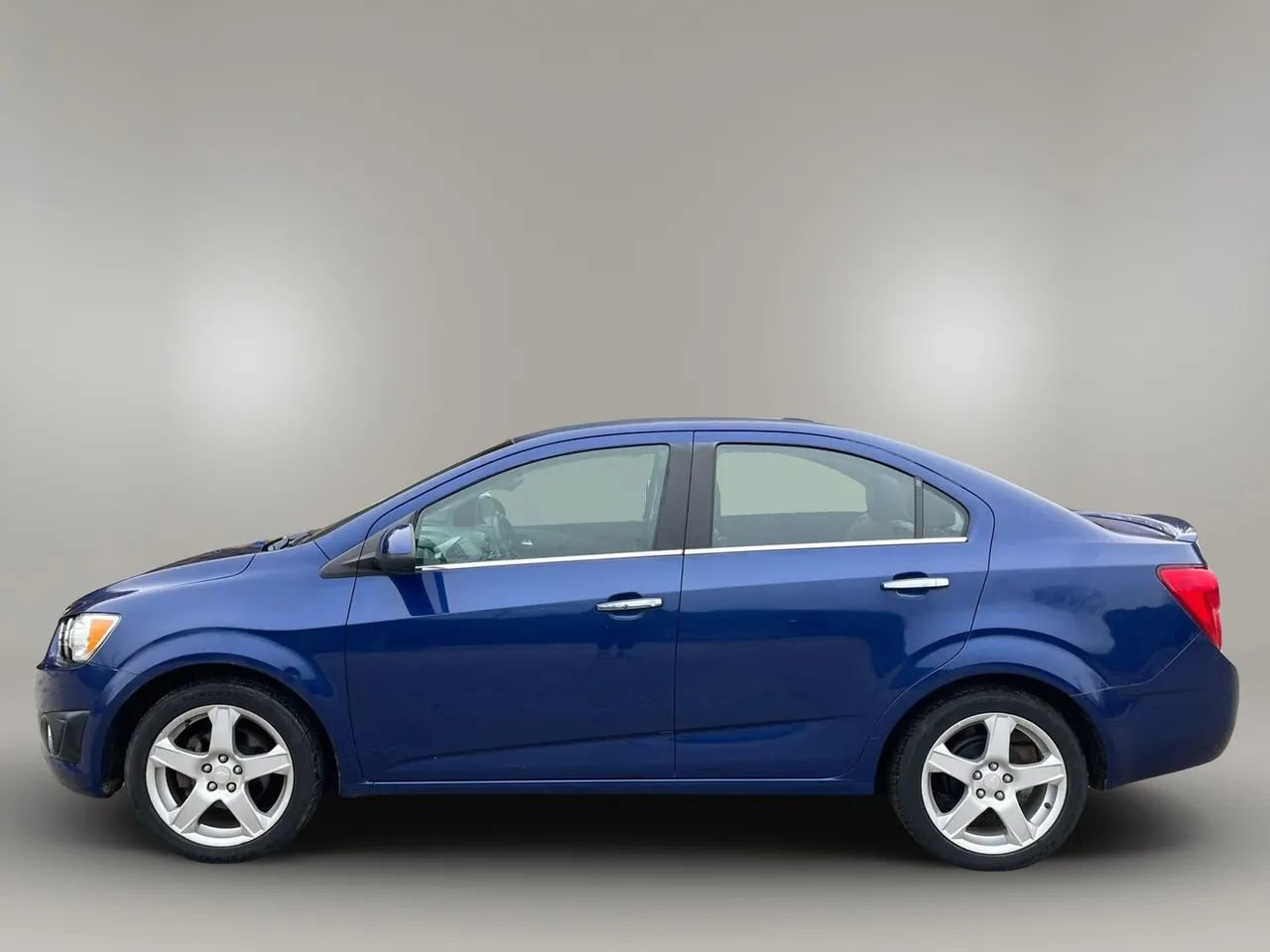 Used 2013 Chevrolet Sonic LTZ image 4