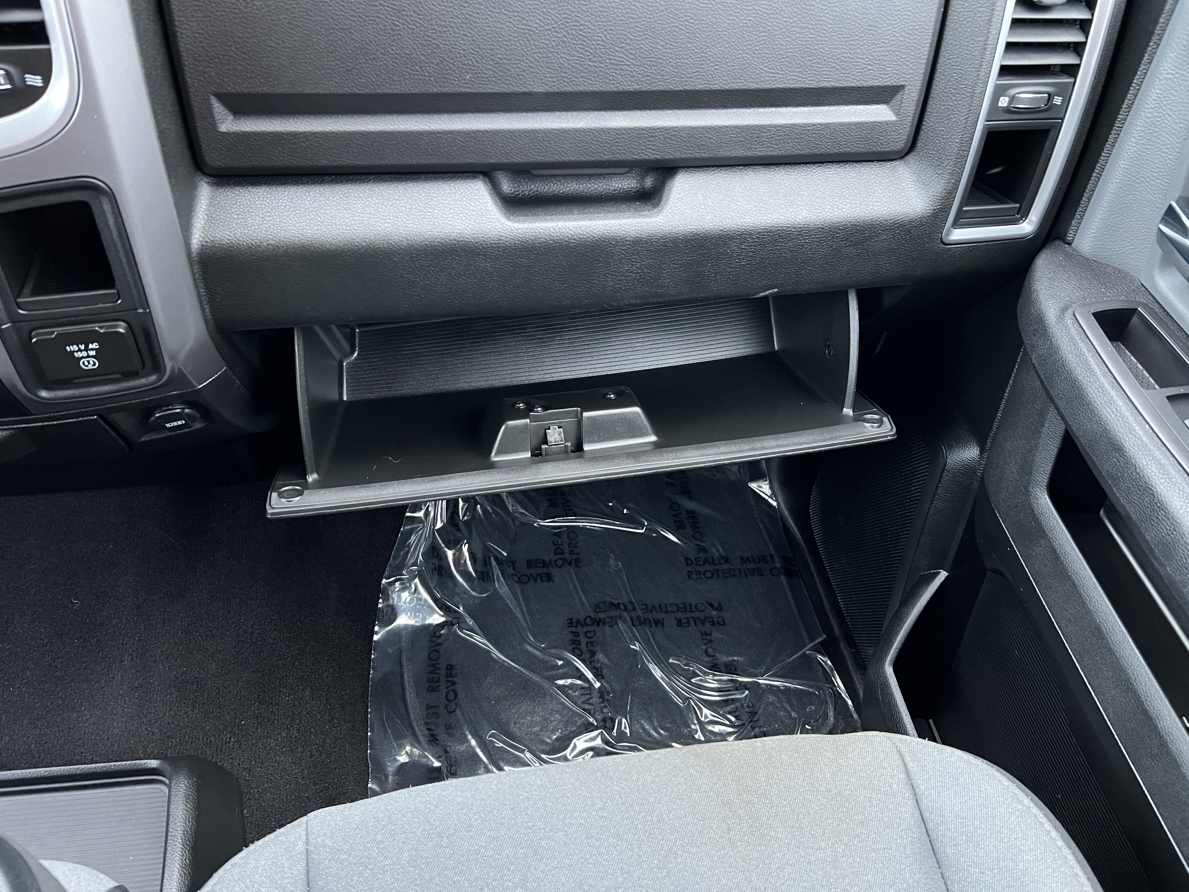 Used 2023 RAM 1500 Classic SLT image 32