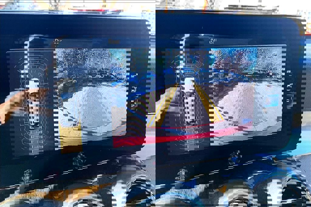 Used 2021 Mercedes-Benz GLC 300 4MATIC w/ Premium Package image 24