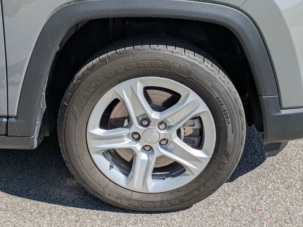 Used 2024 Jeep Compass Sport image 12