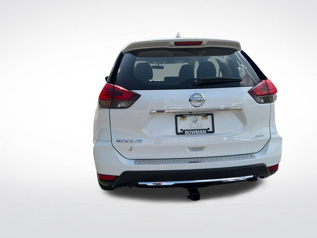 Used 2017 Nissan Rogue S AWD/4WD image 5