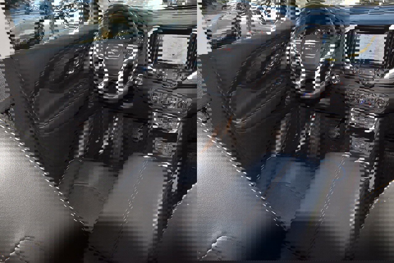 Used 2022 GMC Terrain SLT w/ Infotainment Package II image 15