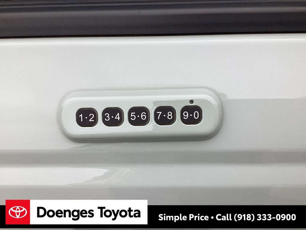 Used 2023 Ford Bronco Big Bend w/ Sasquatch Package image 28