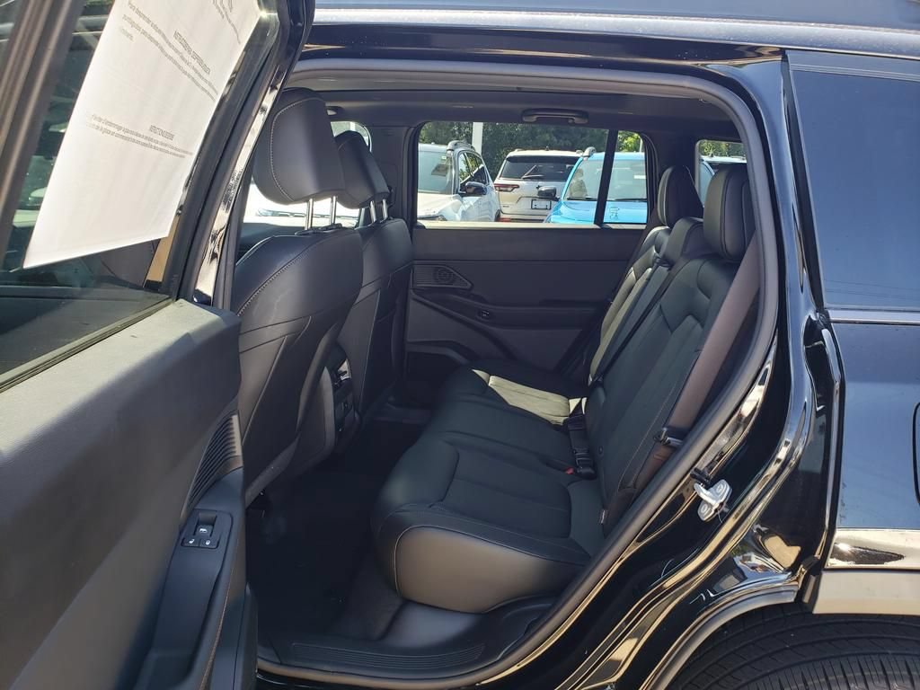 New 2026 Jeep Cherokee Overland w/ Advanced Pro Tech Group AWD/4WD image 7
