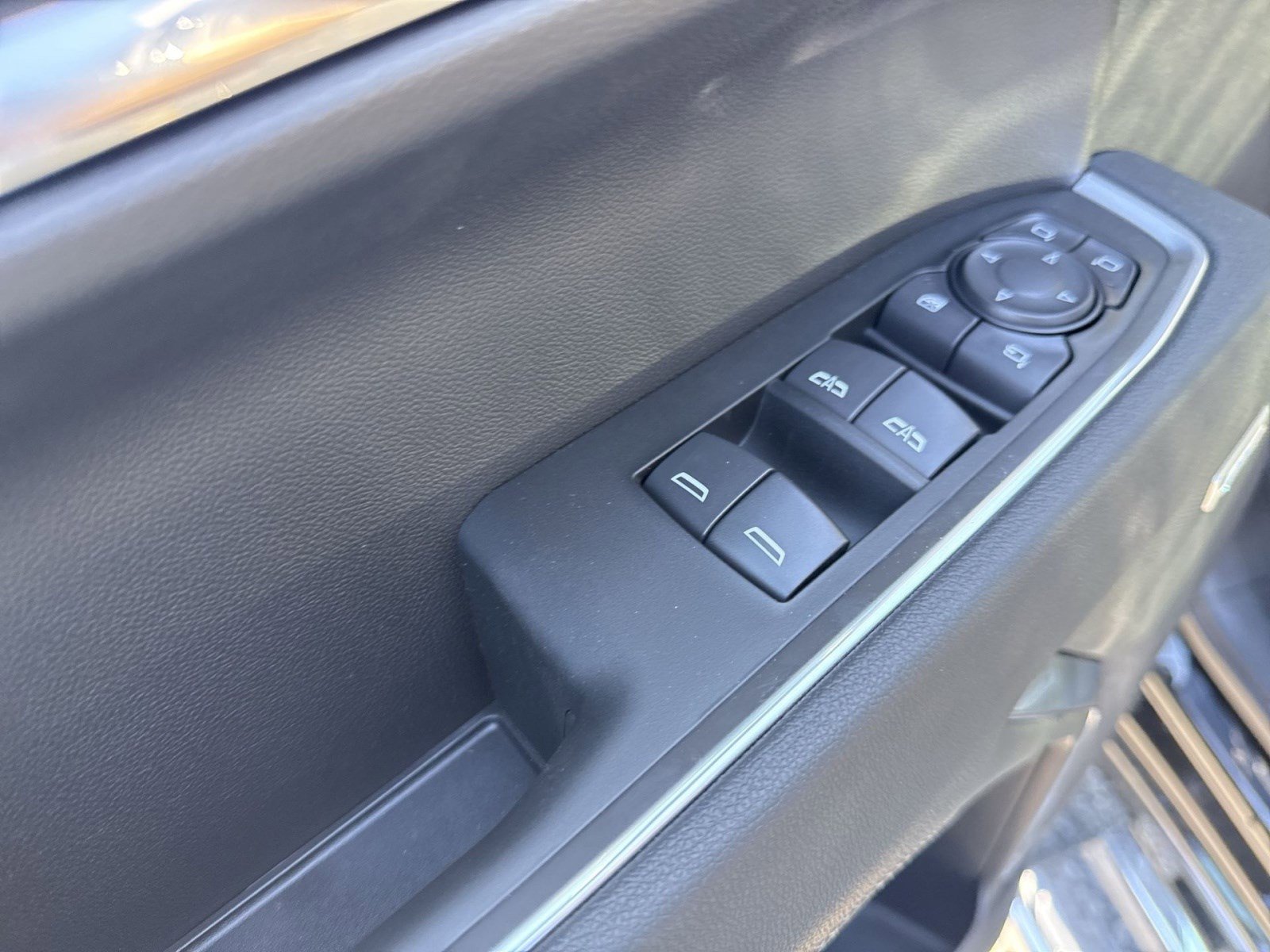 New 2026 GMC Sierra 1500 SLT image 12