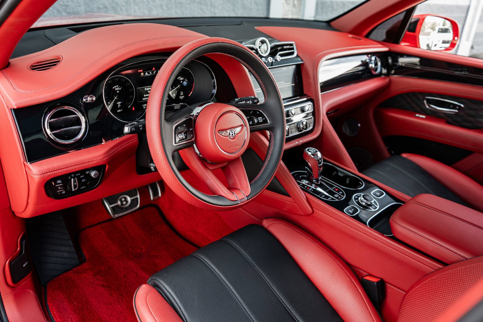 Certified 2023 Bentley Bentayga Extended Wheelbase AWD/4WD image 31