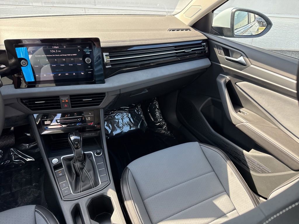New 2026 Volkswagen Jetta SE FWD image 12