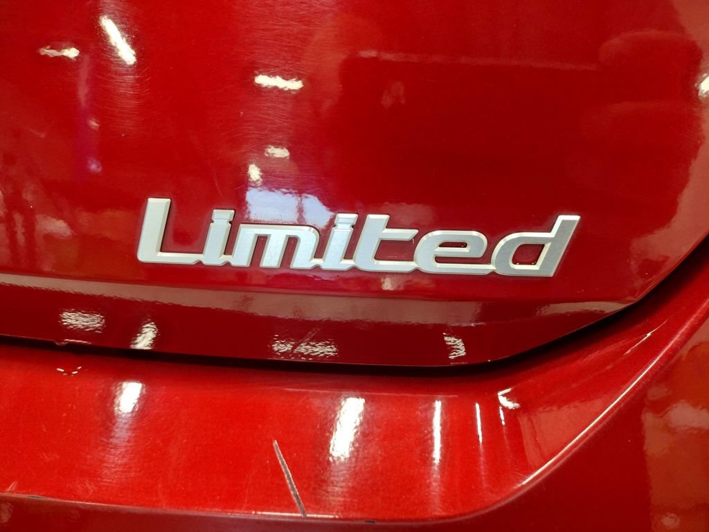 Certified 2024 Hyundai Elantra Limited FWD image 16