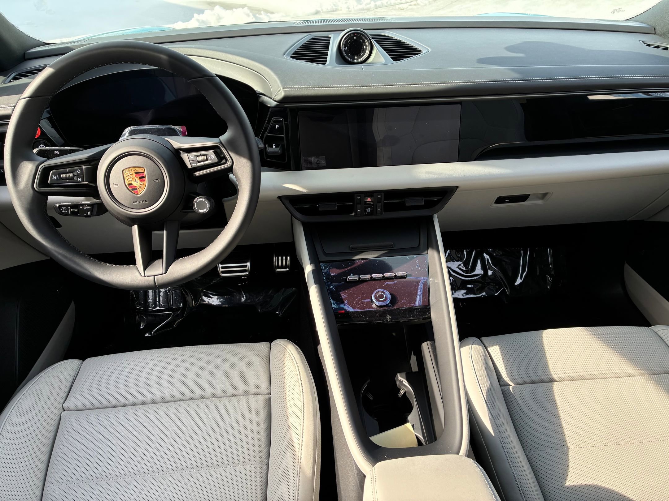 New 2026 Porsche Macan 4S Electric image 27