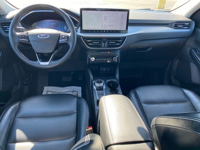Used 2024 Ford Escape Platinum AWD/4WD image 4