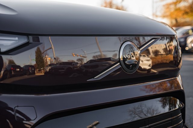 New 2025 Volvo EX90 Ultra w/ Protection Package Premier image 9