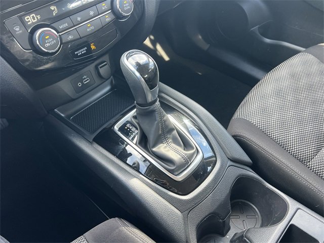 Used 2020 Nissan Rogue Sport SV image 9