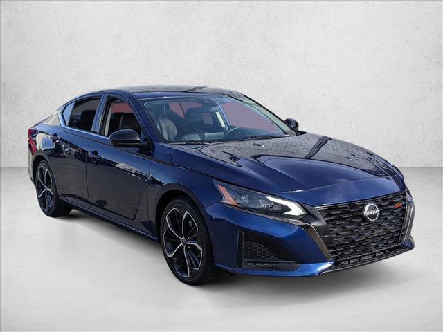 Used 2024 Nissan Altima 2.5 SR image 3