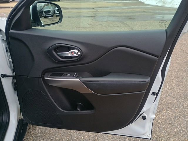 Used 2020 Jeep Cherokee Latitude Plus FWD image 12