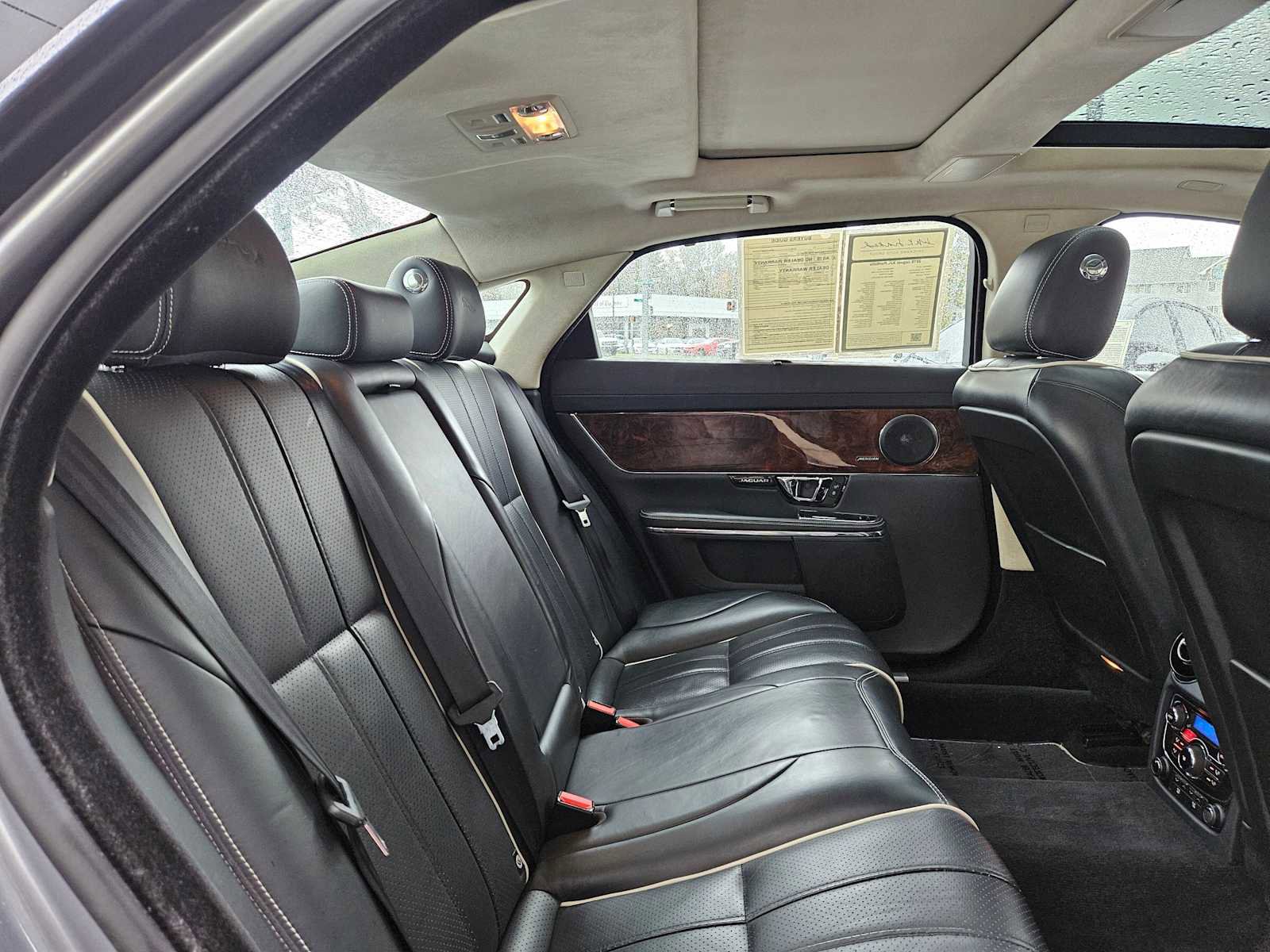 Used 2015 Jaguar XJ L Portfolio image 30