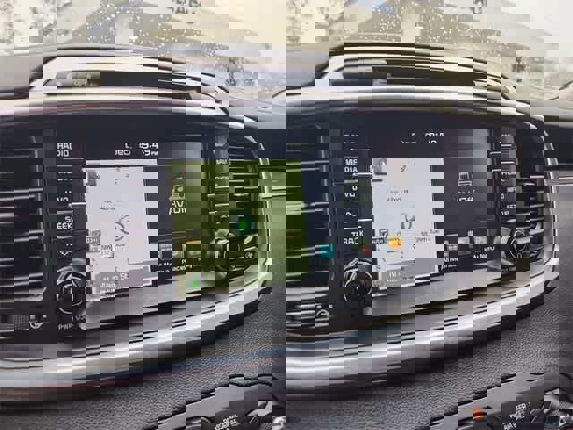 Used 2017 Kia Sorento SX image 25