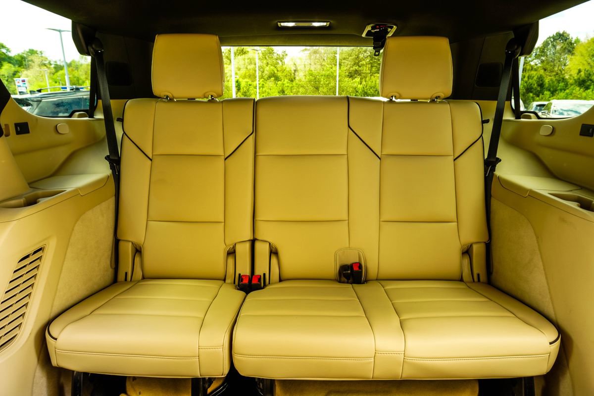 Used 2022 Cadillac Escalade Premium Luxury image 36